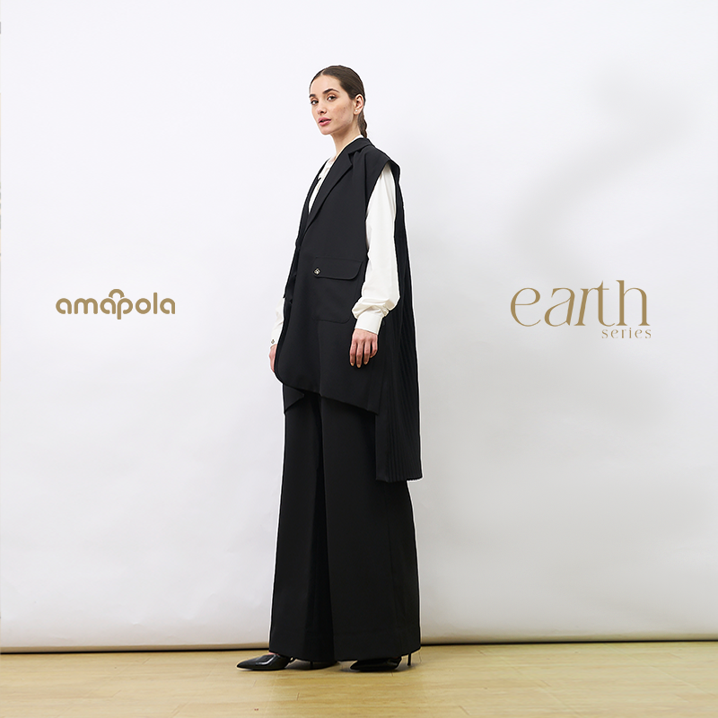 BUNDLING WATER VEST WITH WATER PANTS BY AMAPOLA